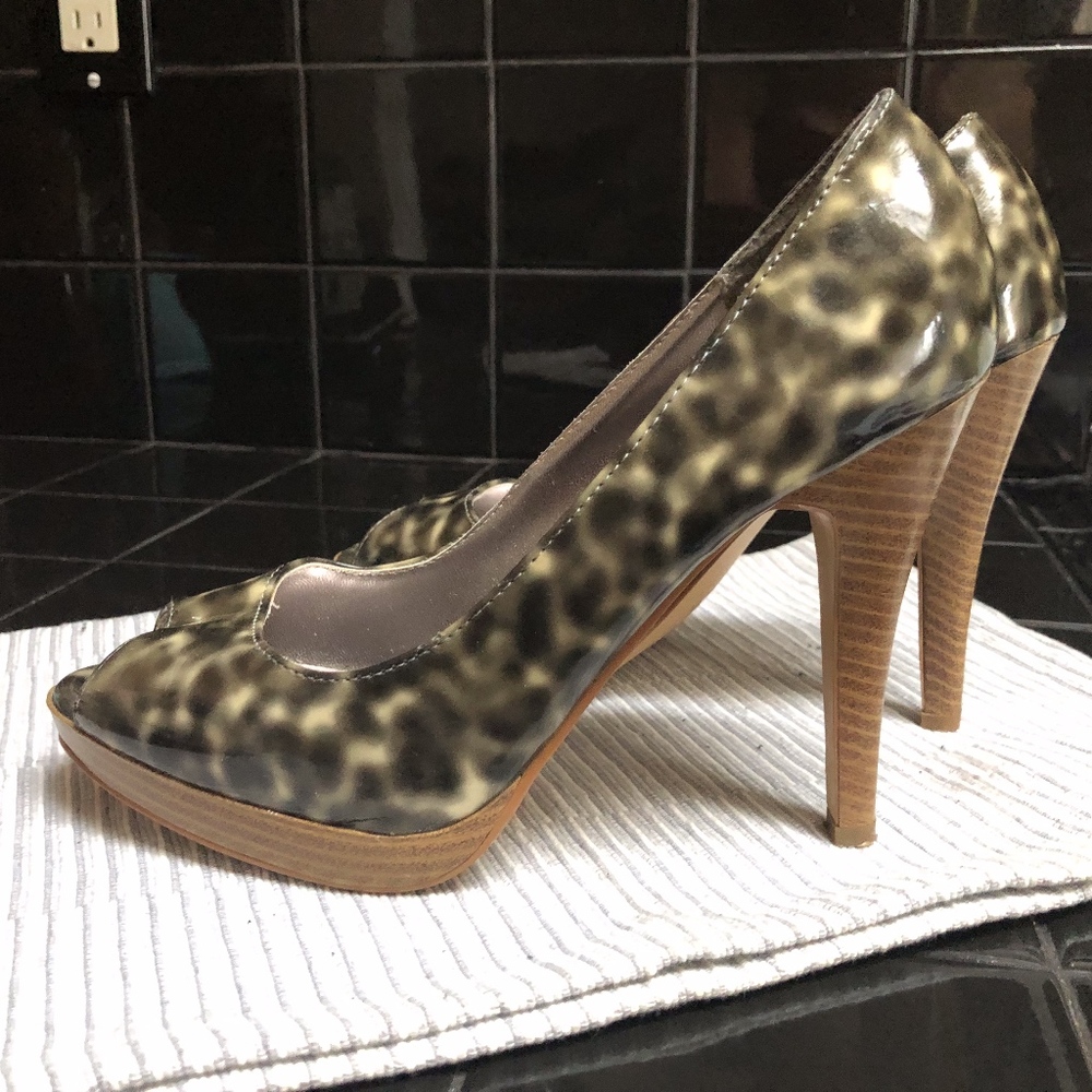 Leopard Peek-toe Heels